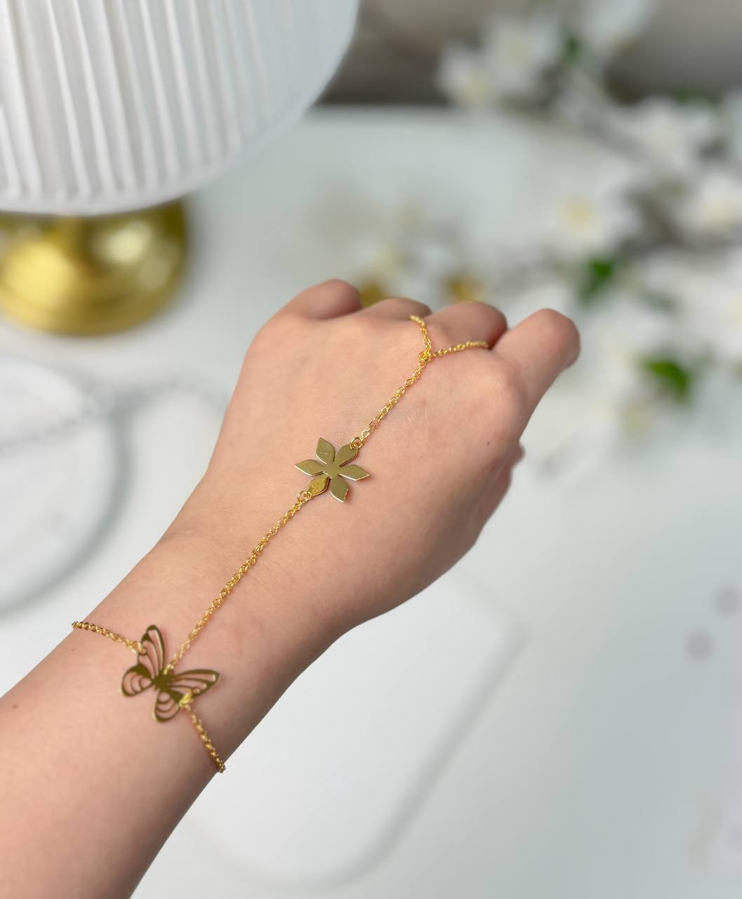 💎كوني مختلفة… بإطلالة شبحية تزيدكِ غموضاً وجمالاً.”

شباحيه موديلين مختلفين 🔥

ذهبي طلاء ثابت 👌🏼🩶

السعر فقط 4000 الف 

متوفر توصييل لجميع الاقضيه والمحافظات 🚗


**إذا كنت صاحب هذا الإعلان وتريد حذفه لأي سبب، رجاءا أرسل رسالة إلى الدعم الفني**