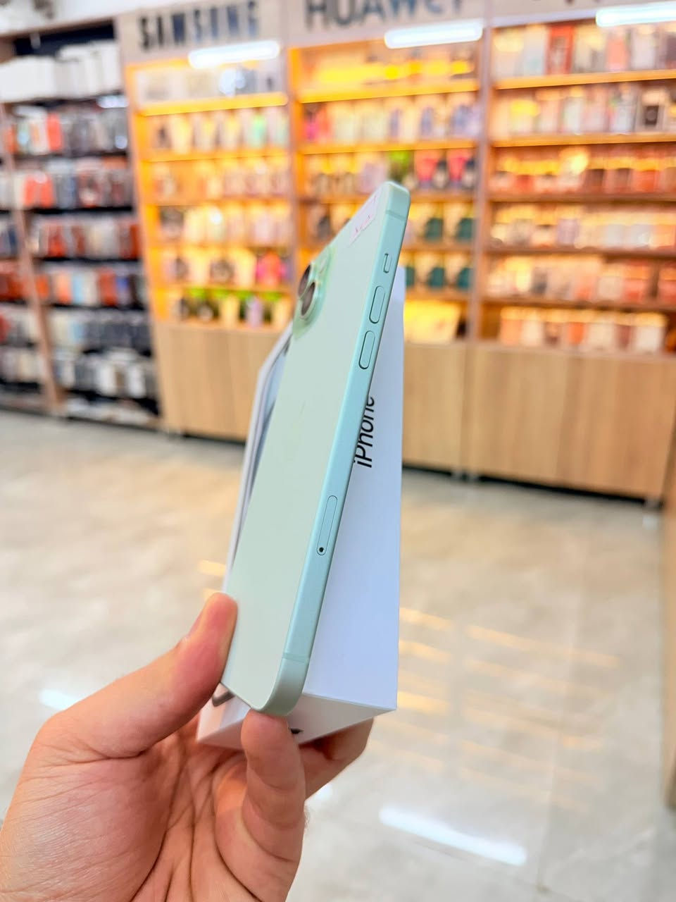 ✅  متوفر بيع بلنقد ولاقساط ✅
ايفون 15 بلاس ذاكره 128 بطاريه 91 نضافه 100‎%‎ زلغ مابي هو والجديد سوه نموذج M لونه المميز كامل ملحقاته وتر بروف وبلحاسبه كله نورمال وتر بروف يعني كلشي ممبدل بي وبي وتأخذه ضمان وصل 5 ايام اي مشكله او عطل يستبدل فورا ومتوفر اقساط على مصرف الرافدين 
السعر 775 الف قفله🩵
العنوان بغداد البياع شارع 20 مقابيل علي العناب او الشيف السوري مركز الهاتف لاصلي 
📞📞***********
📞📞***********
