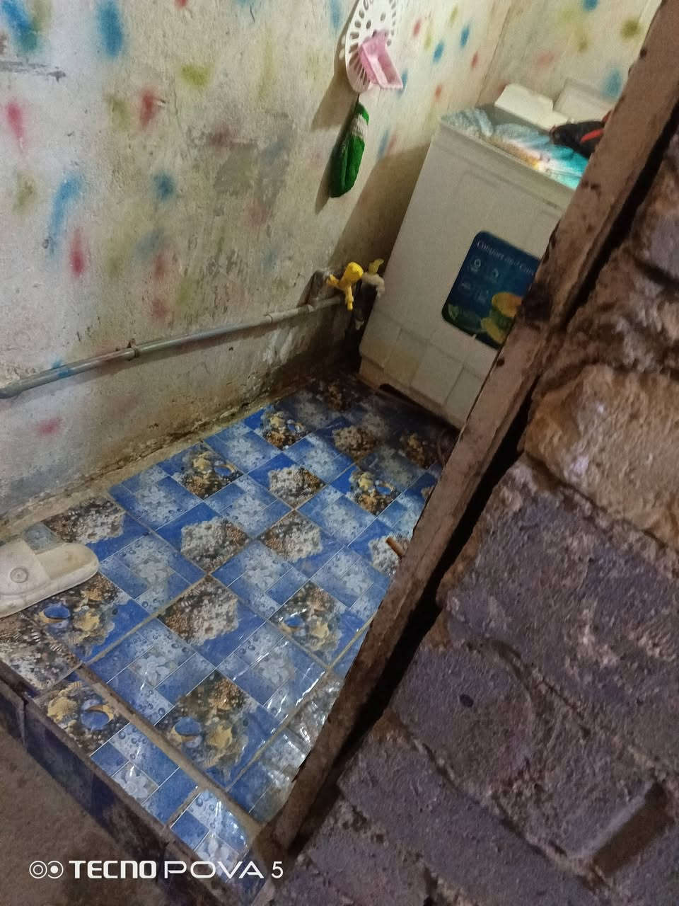 للبيع بيت صلاح زراعي مو تجيني دكلي تجاوز صلاح زراعي حته بي ورقه من قي المقام يحتوي عله غرفتين اوهول ناقصه لبخ اوخانتين تكملهن مثل ماموضح بل صور اوحمام اوتواليت اوستقبال المكان حله شارع 80 مقابيل مخبز مهند بنهايت البزل بنهايت البزل السعر 7اوبي مجال قليل *********** تصل ع رقم او بي وتساب
