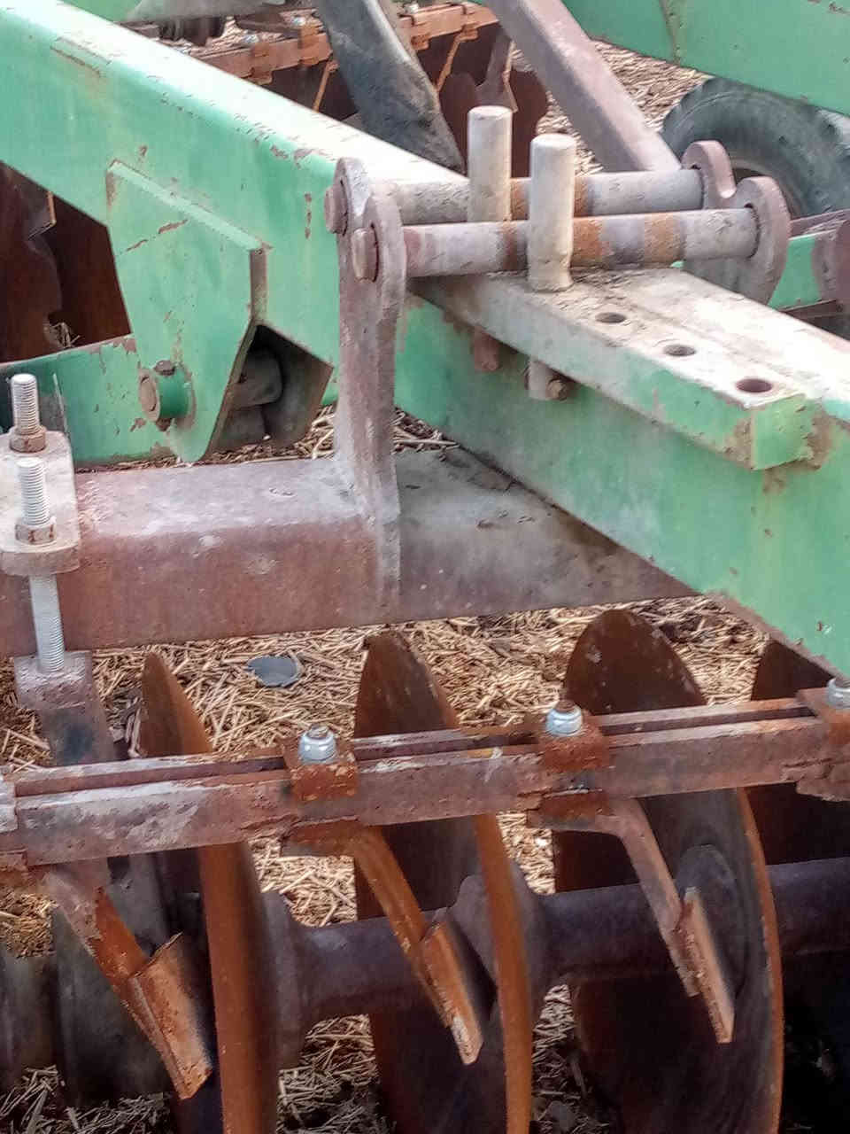 دسك للبيع مع معدلان مكانه نجف ناحيه القادسيه موبايل ***********
