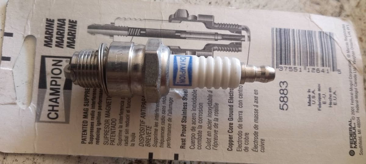 يوجد جميع المواد الاحتياطيه. لمحركات زوارق الصيد   يوج توصيل لكافة المحافظات. 
هاتف ***********
