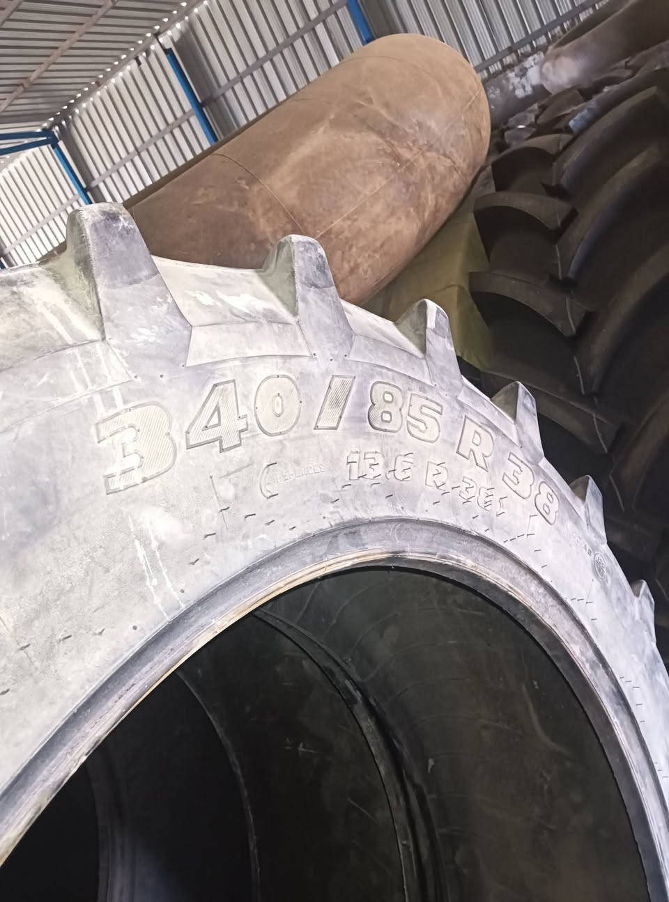340/85R38
زوج اطارات مستعمل ايطالي مال بليروس  نضافتهن 75/100  للبيع
في (مجمع ابو شعلان للاطارات الزراعيه والصناعيه )
(محافظة بابل ـ ناحية الشوملي ـ  طريق شوملي دغاره -مقابل مدينة الروان السكنيه ـ بعد سيطرة ابا ذر ب50 متر)
***********
