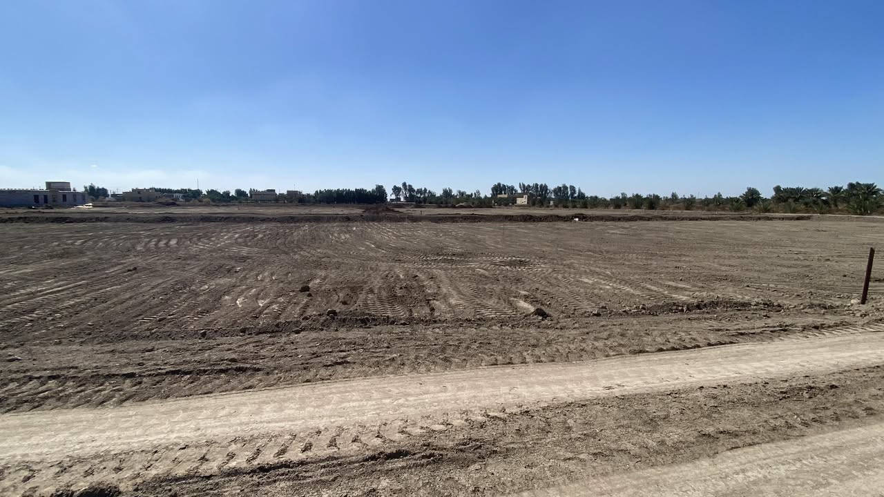 300 متر
واجهة 15 
نزال 20 
زبيد ثالثة داخل مجمع سكني مال محمد ابو الشفل
طابو سند 25
قيمتها 10 مليون رايدها ب 8 لان مستعجل عليها 
للتواصل ***********
يمها مدارس وخط نقل داخل من والى الديوانية 
ومستوصف ومي وكهرباء كامل خدمات 
ومنطقة هادئة وحلوة تبعد عن الديوانية 15 دقيقة فقط 
فرصة سكنية بس تتبلط يصعد سعرها للضعف والله
