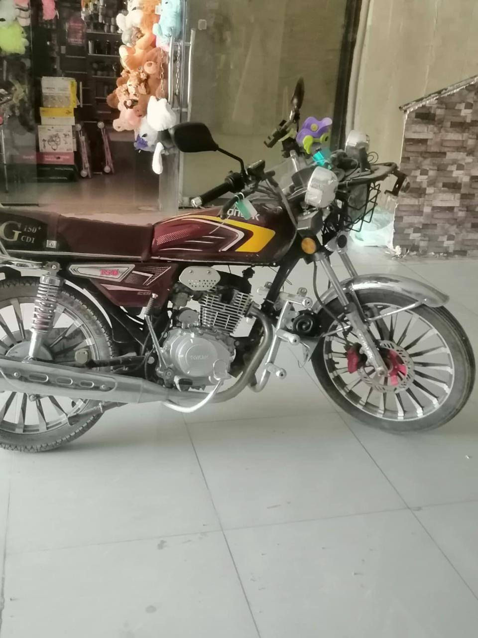 سلام عليكم دراجه بيع السعر 250 بيها مجال رقم موبايل ***********
