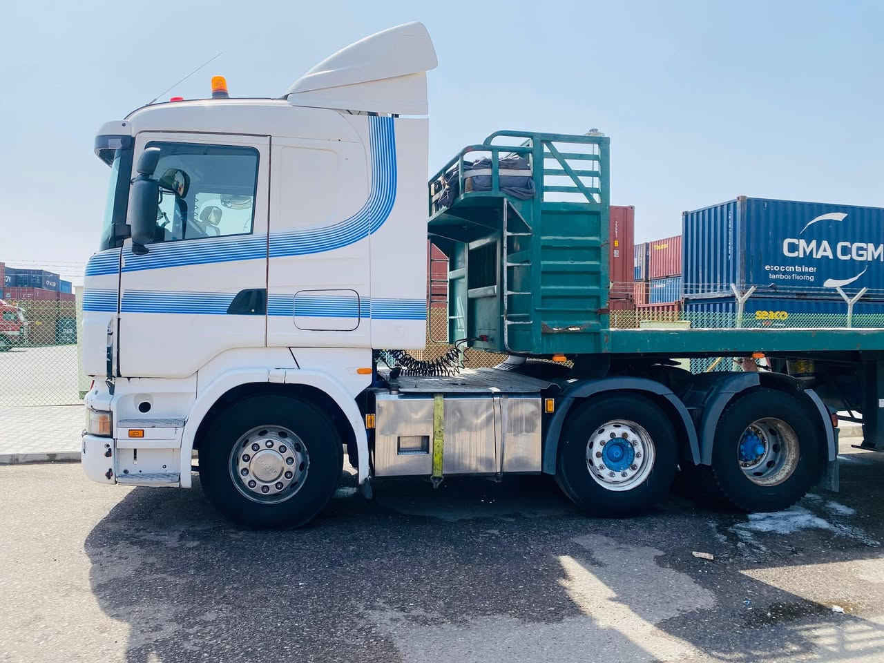 اسكانيه 2008سنكل امامي دوار
مربوطه  بسنويه افلات اربع محاور 
رقم كركوك  قرار 48مالك موجود
 مكينه 420 اربع خطوط كير اوتوماتيك 
رتايدر تبريد 
كير مكينه شاصي مكفولات 
تخم تاير سياره بشغل 
الراس فقط لبيع 
الاستفسار ***********
