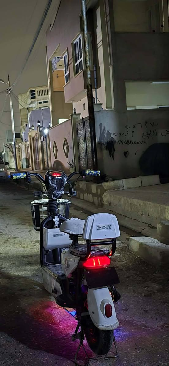 للبيع او المراوسه بماطور شحن فقط
4بطاريات دبل 20انبير
شاحنه ذكيه
 تايات جدد 
السرعة 60
االنظافه واضحه بل صور
مكاني زيونه قرب سومر
السعر 170وبي مجال 
ا***********
