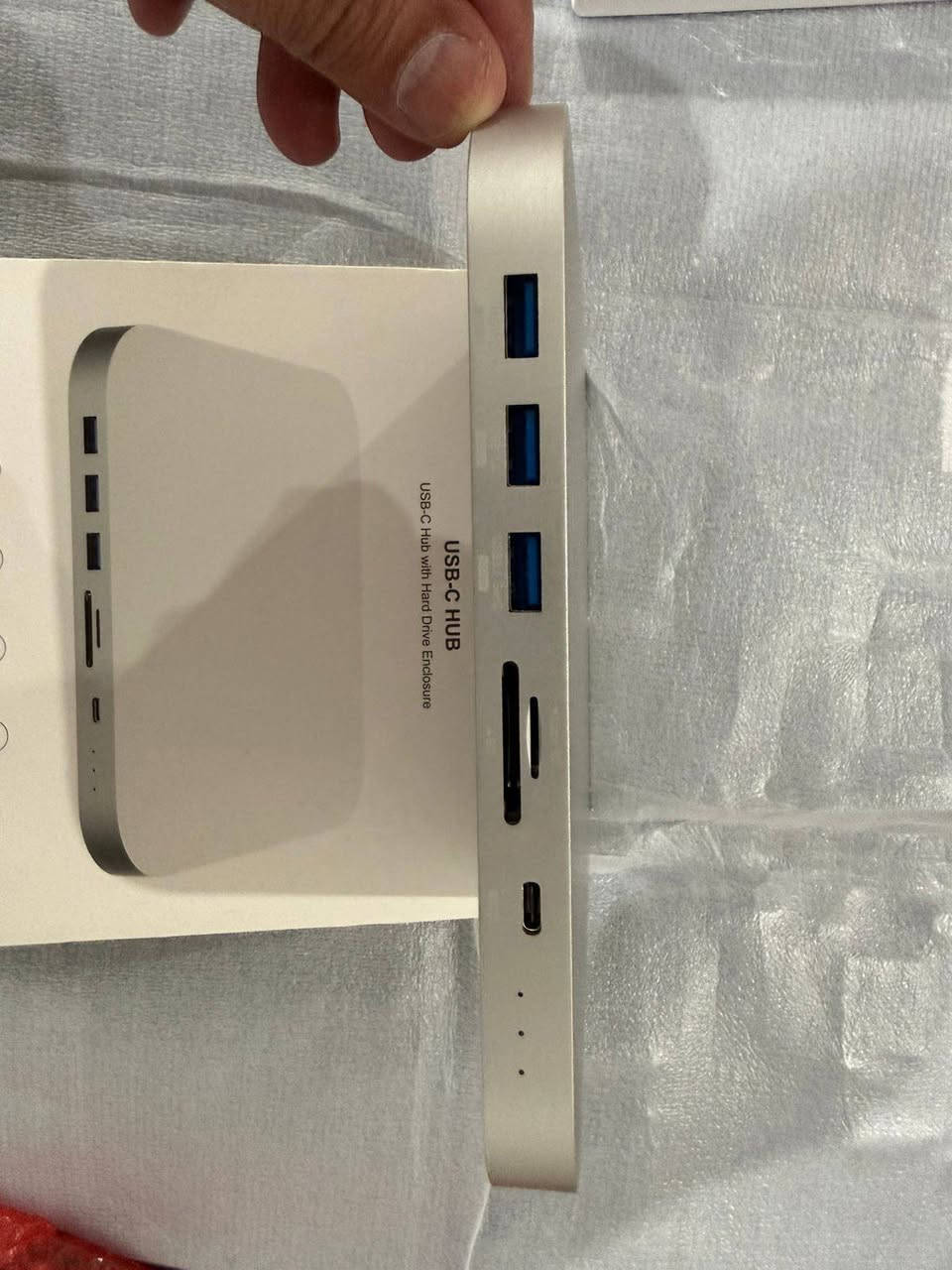 USB - HUB 
USB-C Haed Drive Enclosure M.2 + SSD 2.5 

هب مع راك هارد اس اس دي و هارد ام 2 خاص بحاسبات الماك بوك 
السعر 20 الف


**إذا كنت صاحب هذا الإعلان وتريد حذفه لأي سبب، رجاءا أرسل رسالة إلى الدعم الفني**