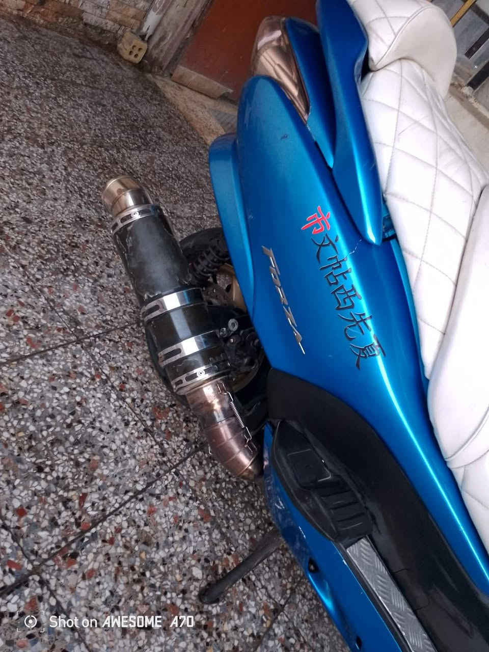 سلام عليكم دراجه فورزا صفر 9 بصمه لون بلادي مكفوله من صبخ من طخه من كلشي صلانصه رياضي سستم سماعات دراجه خير من الله سعرهه 13 ورقه وبيهه مجال للشراي مكان دراجه دوره ابودشير  ***********
