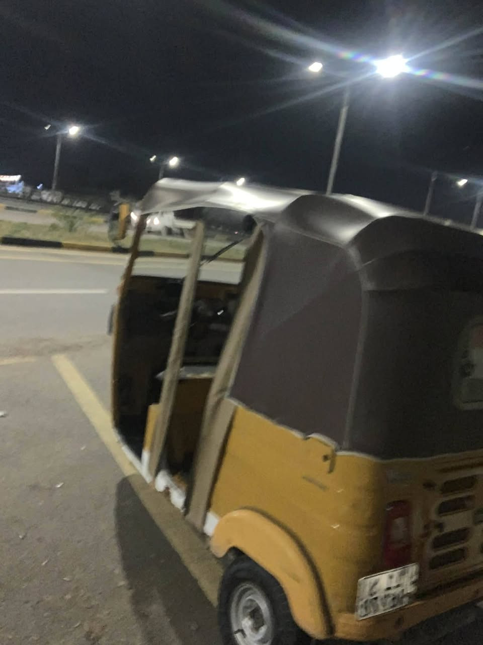 اقره المشور زين كلشي موضح 
سلام عليكم تكتك موديل 20 سنويه باسمي تحويل ثاني يوم تكتك (تنقص دهن بدايته يعني يرادله تجفيت )سعرها 6مليون و100 وبيها مجال للاستفسار اتصل ***********
