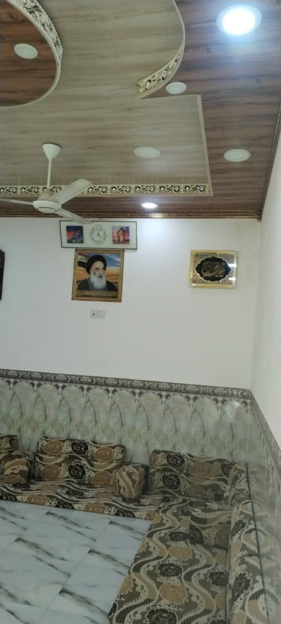 السلام عليكم
بيت زراعي المساحه 150

البناء طابوك والسقف اعگاده بيت مرتب كامل مواصفات  ماي مجاري نت ضوئي مولد قريب عل شارع العام المكان حي الشهداء وهذا رقمي *********** والشراي يدلل
