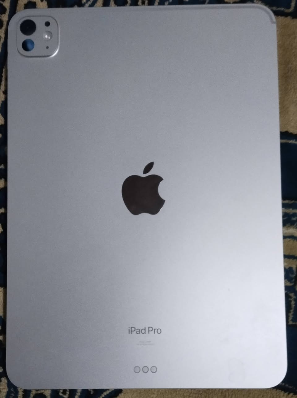 السلام عليكم
ايباد 11 برو (M4) ذاكرة 256 البطارية 100
استخدام 6 اشهر للدراسة 
السعر مليون وبي مجال للشراي 
للتواصل واتساب ***********
