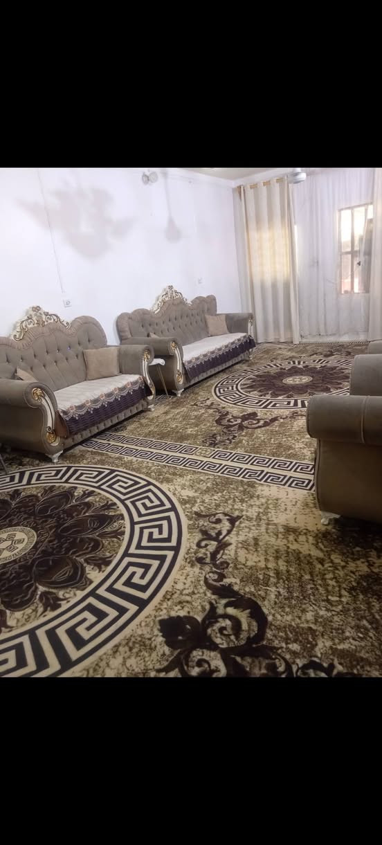 دار للبيع طابو صرف مساحه ١٦٢ متر واجهه ٩ ونزال ١٨ شارع الحمداني بالقرب من صيدليه ام مريم الاتصال على الرقم ***********
