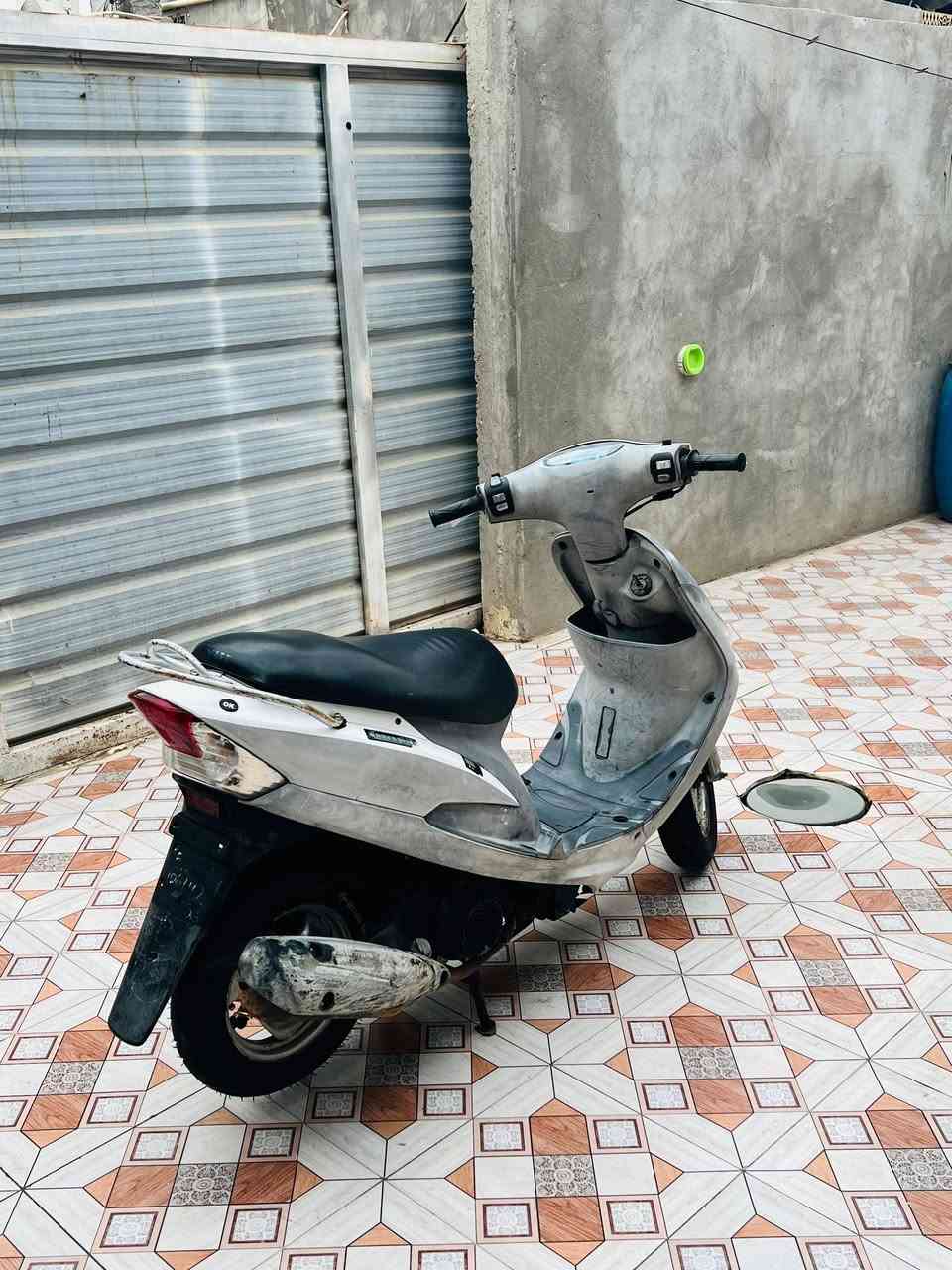 الهم صلي علئ محمد وال محمد ملاحضه اخوان المايشتري لايواعد والسوك كلشي حته ب350
سلام عليكم ماكس قجمه كفاله عامه حاويه صاله شهر نازله
سلف هندر. كهربائية اشاير 
دبلات خلفي وامامي. مكينه خرسه مكفوله من الفتح.  كيج بانزين / كيج سرعه بريك امامي وخلفي دراجه كله بلاد
المكان البصره قضاء المدينه الرحمانيه.
الاستفسار ***********.
