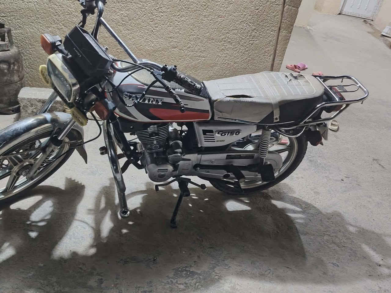 موطور ايراني للبيع  موديل 21 اي نقص مابي فقط راجز مال سلف مرات يشغل سلف او مرات لا كله شقال  لاتنقيص ولاتبخير السعر 500 وبي مجال للطيبين  للإستفسار ***********
