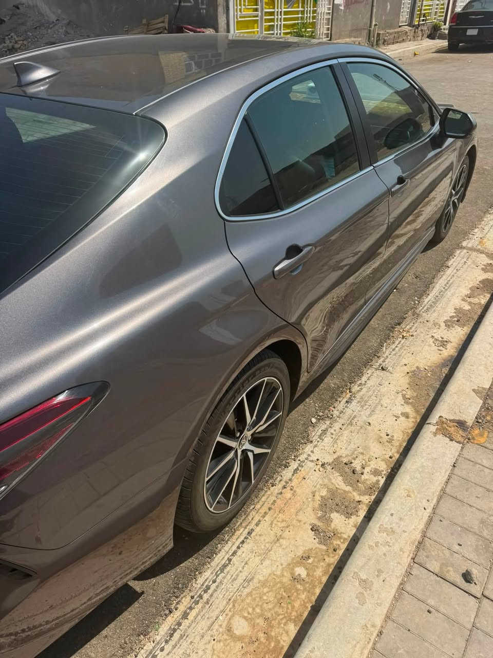 كامري 2023 SE رقم بصرة باسمي حرة شرط التحويل
مواصفات الSE معروفه

السياره تقرير غرق تعمل وتسير تقريرهه موجود ع رقم الشاصي كل صورها وفيديواتهه من امريكا موجوده 

ماشيه 123 الف كيلو متر قابل للزيادة

محرك وكير وتبريد ممتازات 
حدادة وتخم تاير صارلهم شهرين
السياره ما ناقصهه اي شي  

السعر 207 وبيهه مجال

للاستفسار اكثر والتواصل ***********
