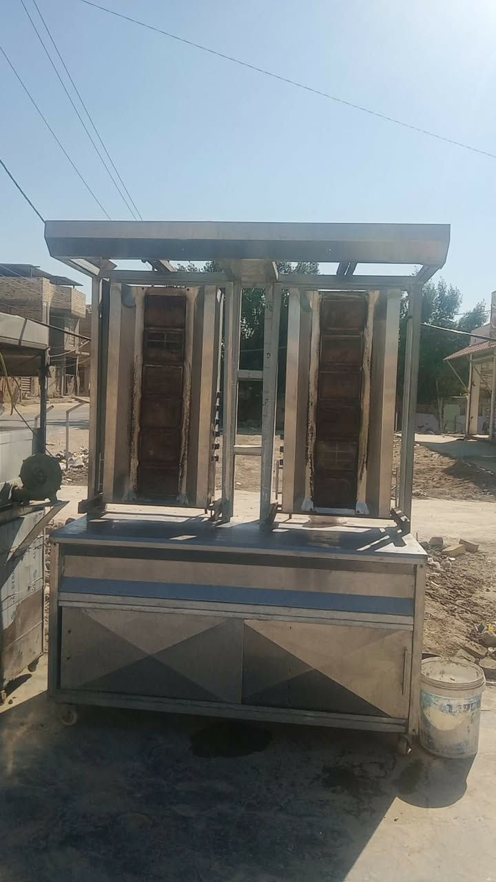 السلام عليكم ورحمة الله وبركاته شوايه كص دجاج للبيع سل ستيل الثقيل سعرها ب ٧٥٠ الف المكان ديوانيه دغاره الاتصال ع هذا الرقم وبي وات ساب ***********
