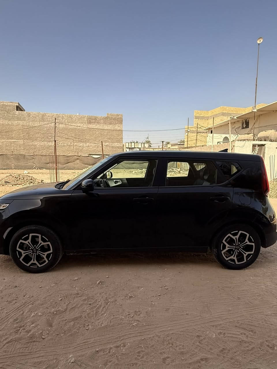 السلام عليكم 
صول 2020 رقم ارييل 
ماشيه ٣٦ م 
حادث جاملغ كما موضوح بالصور 
مكانه بابل / حله
سعرها 125 وبيه مجال  
***********
