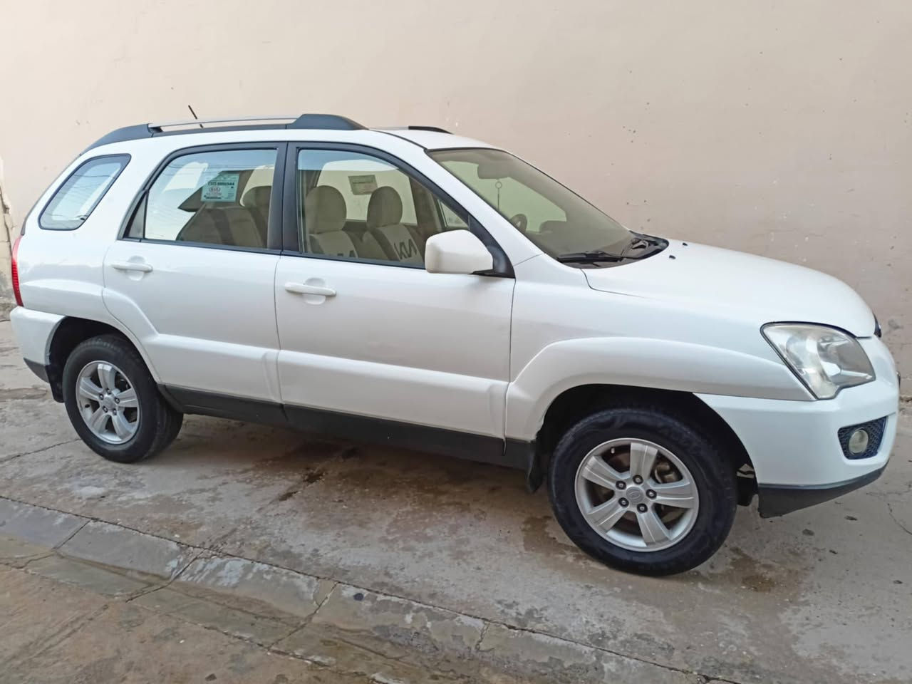 كيا سبورتج 2010
قطعتين صبغ بدون دواخل 
كير ومحرك شرط
السيارة جاهزة من كل النواحي
رقم اربيل جديد بسمي شرط التحويل
السعر 120وبيها مجال 
***********
***********
