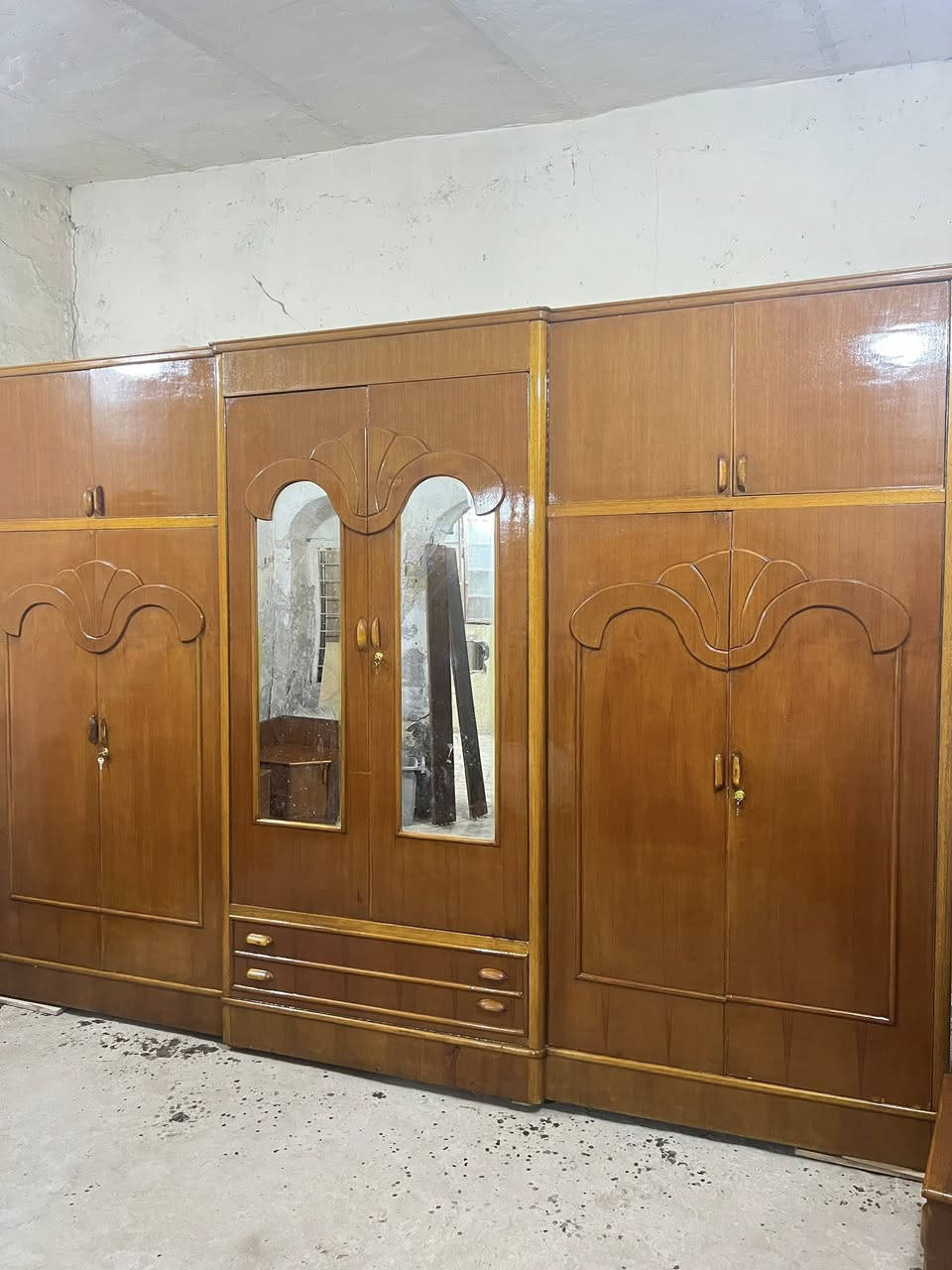سلام عليكم غرفه نجاره صاج تزكام داخل خارج صاج ثكيله مستخدمه نظيفه السعر ١
٧٥٠ العنوان الحله ***********
