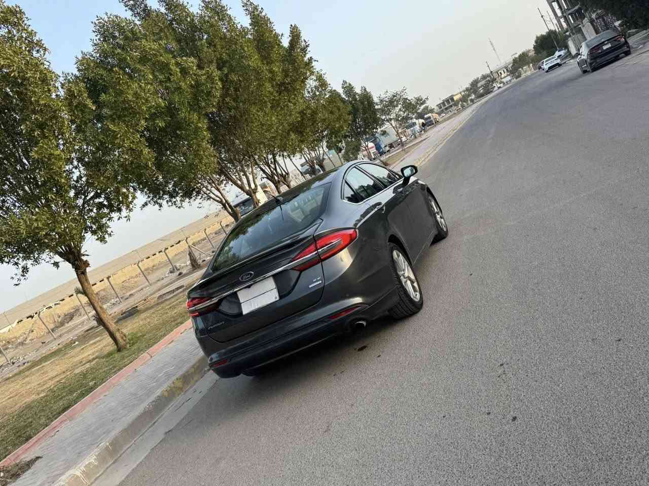 Ford Fusion 2017
السلام عليكم للبيع ***********
 فورد فيوجن 2017  

• المسافة المقطوعة : 79 الف فقط ‼️ 

المواصفات : 
•حساسات خلفية  
• كراسي كهرباء 
 • تشغيل عن بعد
• تشغيل بصمة وبصمة ابواب 
• كاميرا خلفية دوارة 
• حساس مطر
• شاشة كبيرة
° نظام Eco لتوفير الوقود
• هاند بريك كهرباء
• مثبت سرعة 
° نظام الملاحة gbs
• اجهزة سلامه عامه SRS + ABS
 • مانع انزلاق
 • كود أبواب لفتح السيارة في حالة فقدان المفتاح
• نظام اوامر صوتي
وبيها بعد هواي مواصفات ما ذكرتهن 
•رقم اربيل تحويل ثاني يوم
•3 قطع صبغ بدون ايرباك مرفقة صور الحادث بجم كبس
•مكان السيارة بغداد السعر 104 وبيها مجال
