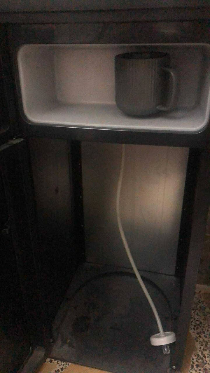 للبيع براد مع غلاياته جديد ما مستخدم ابد 
ب 150 
بغداد حي العامل


**إذا كنت صاحب هذا الإعلان وتريد حذفه لأي سبب، رجاءا أرسل رسالة إلى الدعم الفني**