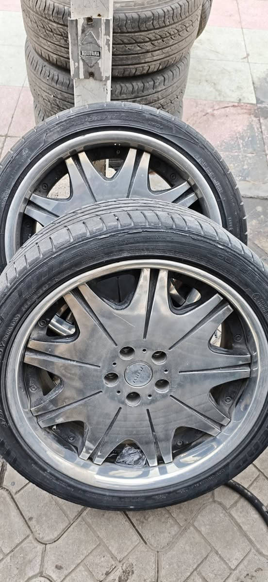 19 دوو سایز بۆ گۆرینەوە بە هەموو ویلێک

***********
