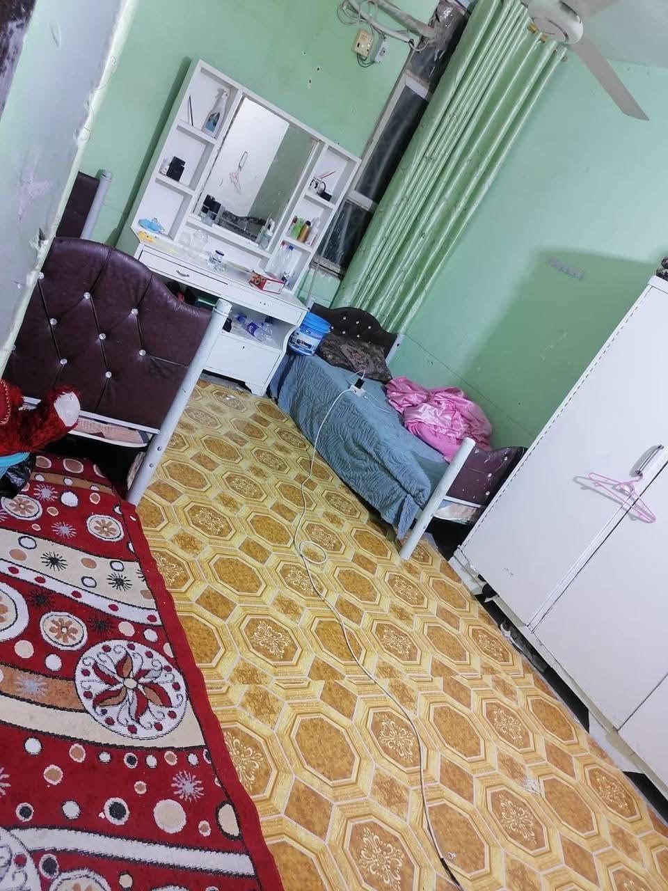 🏡 دار سكن للبيع – حي رمضان 🏡

📍 طابو صرف
📍 موقع مميز وتتوفر جميع الخدمات والأسواق والمدارس

📐 المساحة حسب السند: 150 متر مربع

✨ تتكون الدار من:
🔹 5 غرف نوم
🔹 صالتين
🔹 براني
🔹 مطبخ
🔹 مجموعتي صحيات

🏠 دار واسعة ومناسبة للعوائل الكبيرة وفي موقع مطلوب.

✅ سعر حلو ومناسب وقابل للتفاوض 

📞 للاستفسار والمعاينة:
مراجعة مكتب علاء الخالدي للعقار
أو الاتصال على الرقم: ***********
