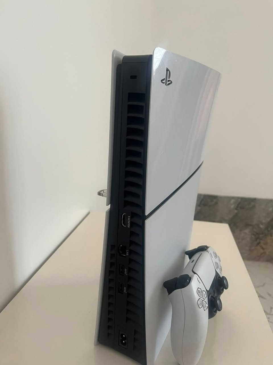 Ps5 سلم 
جهاز نظيف استعمال قليل لوك ستيكر اليدة نظيفه 
السعر 750 
الموقع بغداد مدينة الصدر 
التواصل : ***********
