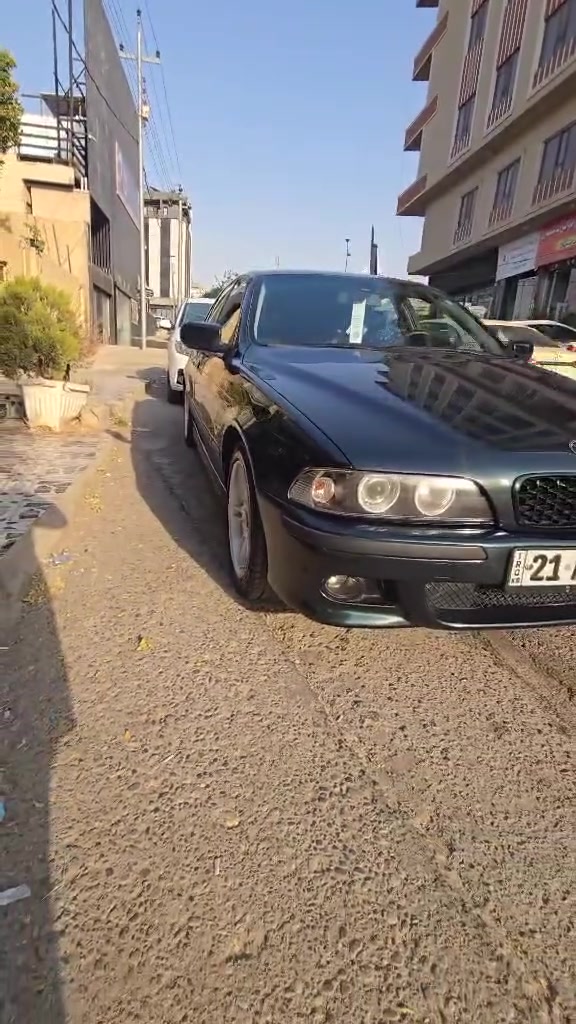 السلام عليكم.... مراوس بجيب 
صقر موديل 2000 اصل مكينه 30 دبل فانوص لون زيتوني مصبوغ عام مكفوله من الحادث باسمي تحويل مباشر سياره جديده بشكل حتى كتلوكات الشركه بيها سنويه جديده وهزه بعدها ما نافذه مكاني بغداد المحموديه العنده مراوس وانطي فرق رقمي ***********
