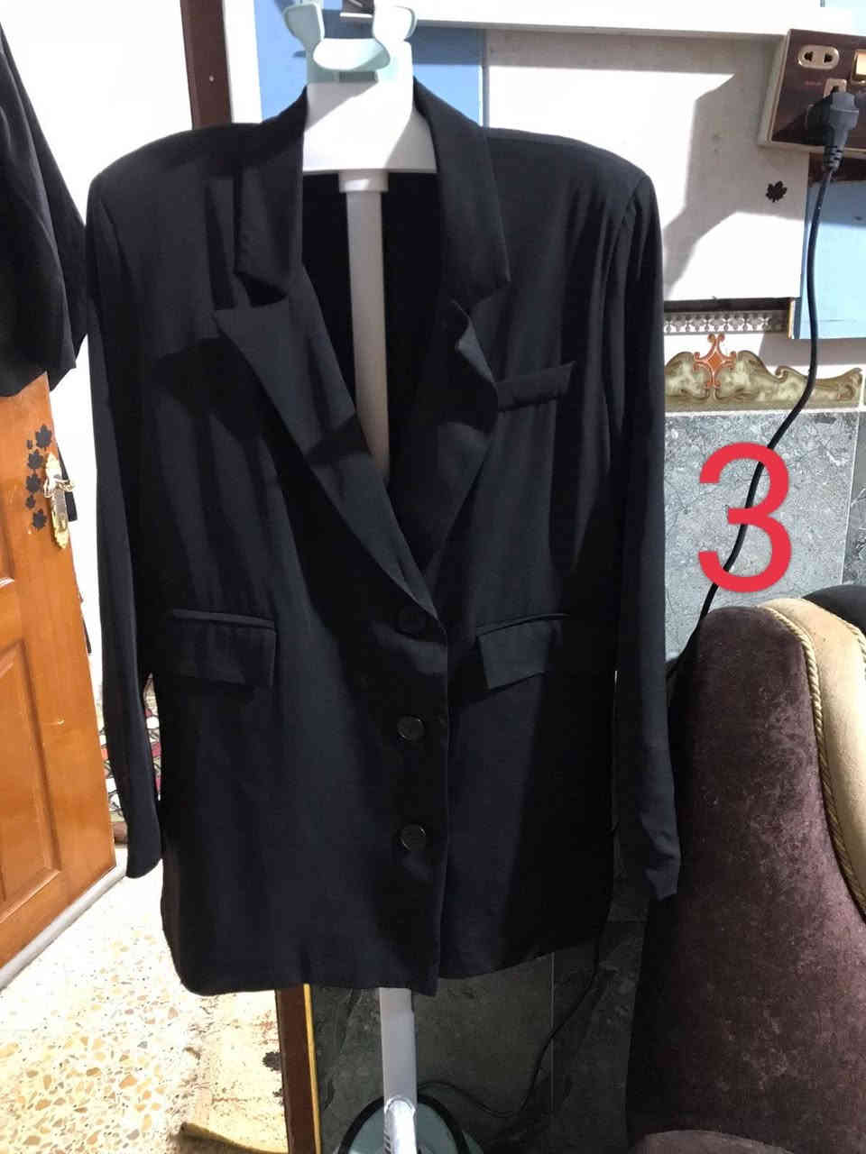 مكاني ناصريه القطعه ابيع جملة فقط تاخذهن كلهن ب٢١٠٠ دينار احسبلك القطعه مكوي و مغسول و تعبت عليه والله و ربحي كلش قليل بس احسن من الماكو. 

***********
