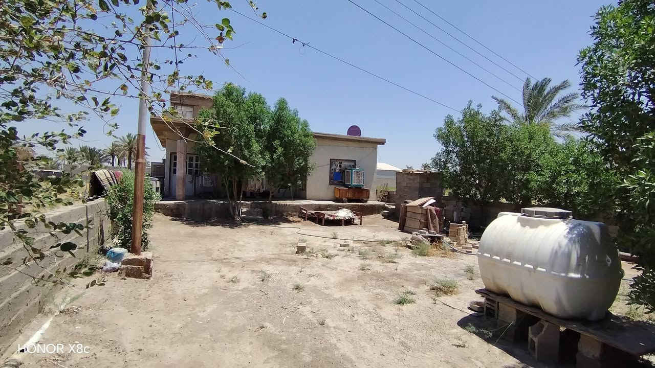 يا الله سلام عليكم
للبيع بيت المساحه ٤٠٠/م
بناء جيد ماء كهرباء باب البيت
طابو سند ٢٥ ابسمي البيت
يبعللاستفسار أكثر (***********) د عن الشارع العام ٥دقايق
يبعد عن مدرسه ابي فراس ٥ دقايق
العنوان الكرغوليه (السده قرب مجمع السلام السكني
