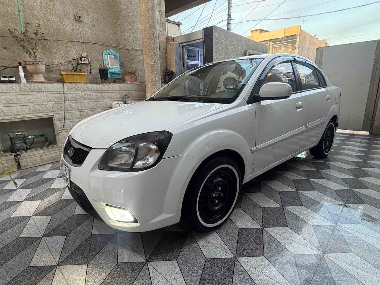 كيا ريو 2011 خليجي 
رقم دولي هزة وسنوية 2031 كلهة جديدة شرط تحويل 
بيهة باب بدون ضرر صبغ فقط سونار جديد 
تبريد وصدر وتح تاير جديد 
العنوان ديالى بعقوبة ***********
السعر92 بيهة مجال بصيط جدأ بعقوبة, ديالى
