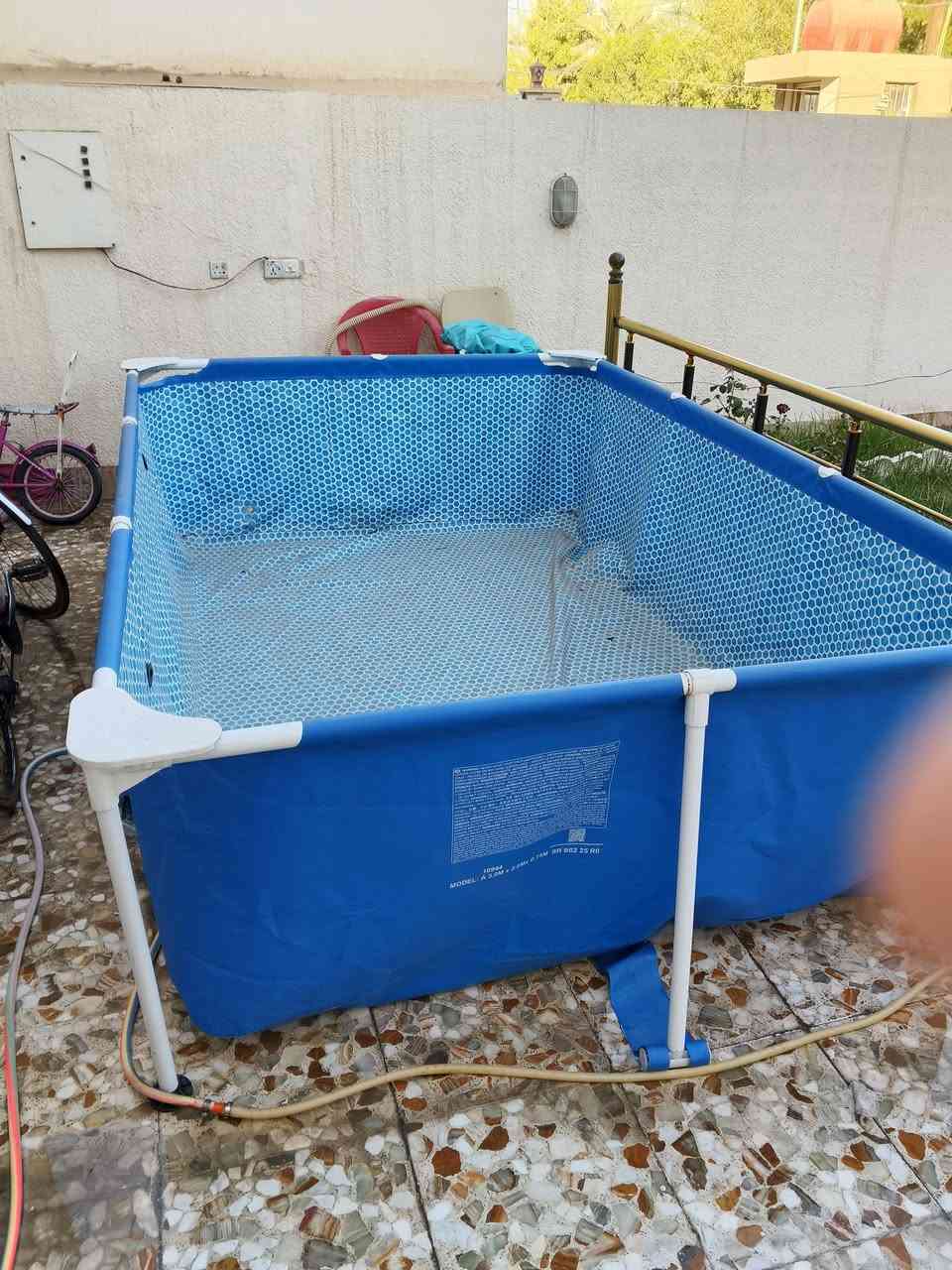 مسبح للبيع الطول 3.00M العرض 2.00M العمق 0.75Cm مسبح متكامل من الحدايد و المساند وكل شي جاهز مجهز كما موضح في الصور السعر125الف وبي مجال دينار العنوان بغداد الجديدة رقم الهاتف المحمول ***********
