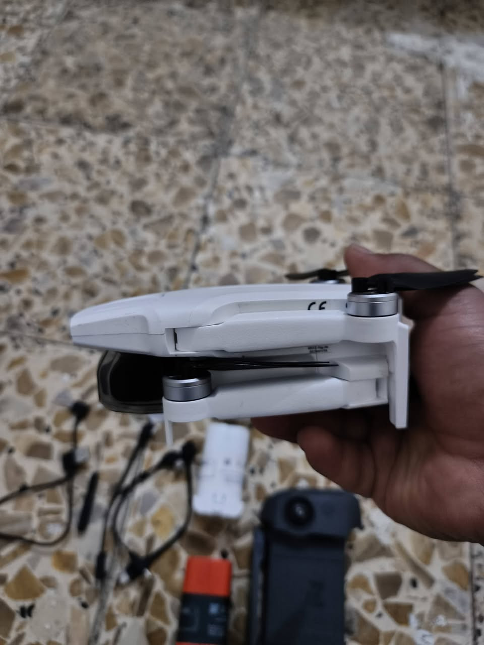السلام عليكم الدرون fimi x8 mini السعر 340 توصيل ما عندي مكاني كربلاء مستشفى التركي

نظيفه کلش ***********

