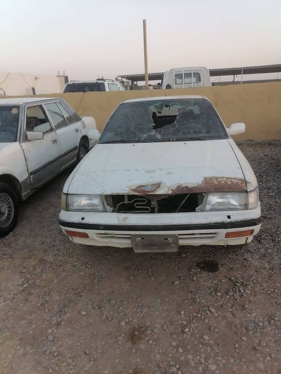 عندي كارينا تفصيخ مكاني الشرقاط كلشي عدا الهيكل فارغ ***********
