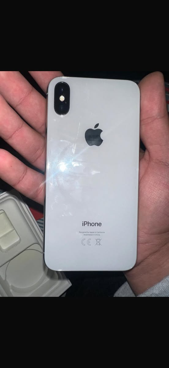 سلام عليكم 
آيفون اكس ذاكره 64 
بطاريه مبدله تقرا 100 
و الشاشه بلاديه بس بيها فطر 
وياها كفر و شاحنه و كارتونه الأصلي 
السعر 135 ألف و بي مجال وبي مجال


**إذا كنت صاحب هذا الإعلان وتريد حذفه لأي سبب، رجاءا أرسل رسالة إلى الدعم الفني**