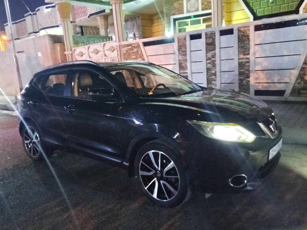 نيسان روج قشقار للبيع او للمراوس موديل 15 فول مواصفات رقم بغداد للتواصل ***********
