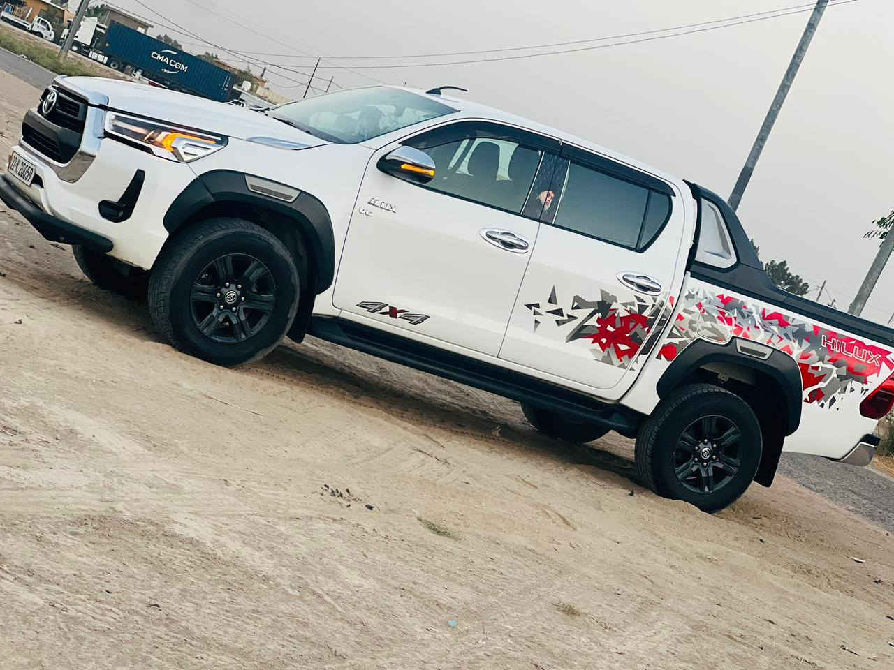 سلام عليكم من رخصت مدير الكروب سياره فور ويل هايلوكس موديل 2021 ساز تي ار تي رقم ربيل بسمي ماشيه ١٣٠ الف حقيقي ٦ سلندر سياره مكفوله كفاله عامه سعر ٣٣ الف يعني ٣ شدات و ٣٠ ورقه بدون مراوس مكلف بنشر نتصل ودلل سعر ٣٣ /  العنوان بابل جبله /***********
