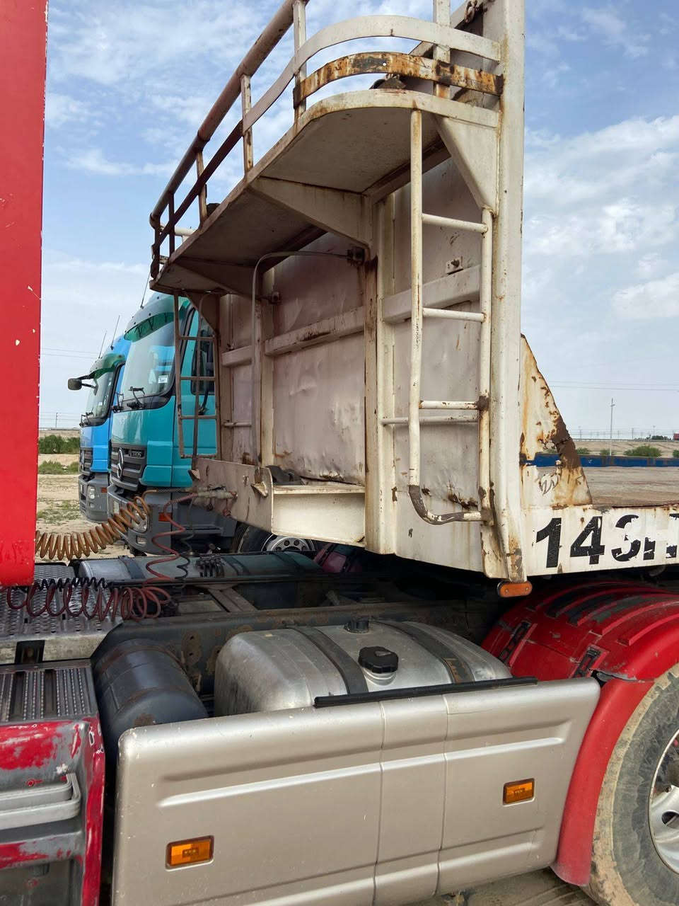 عربانه للبيع 3 دناكير المانيه جاهزه للعمل ما ناقصها شي بيها قفالات حاويه طول 12 ونص
السعر : 90 وبيها مجال 
رقم الموبايل / ***********
واتساب / ***********
