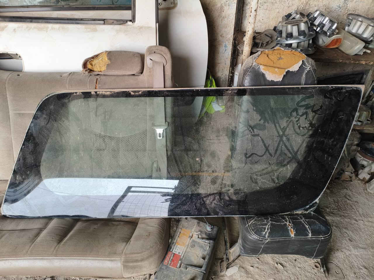 سلام عليكم غراض الفينيه تفصيخ نضيفه وشرط الشغل العنوان السماوه قظاء الرميثه رقمي  تصال او واتساب *********** يوجد توصيل جميع محافظات العراق 🚛
