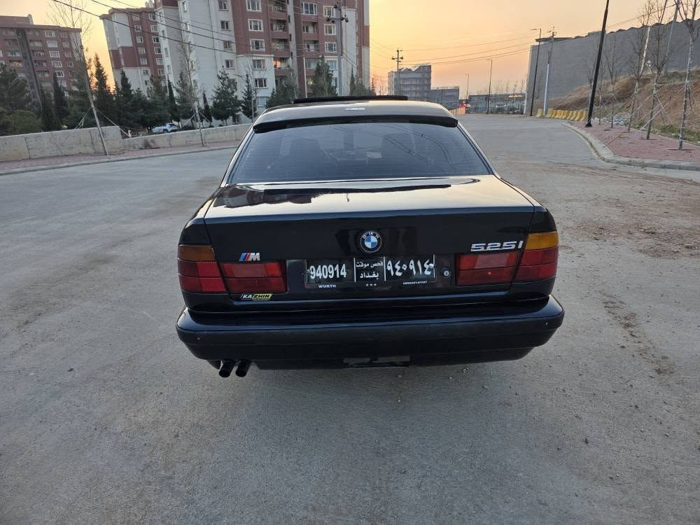 بيئيم موديل 1993
***********
***********
فؤل مؤاسه فات حه جم 525 بيلاد كيرئؤتؤماتيك مه كينه كه بس ديجيتال ته بريد ساردؤ كه رمي مه سبؤت سلايد ABSكؤشن جلد كؤشن كاره با شه ش كه له ناؤ فؤرميكا ده بل ئيرباك بيش بان لايد سينؤن مه ركه زي و كؤنترؤل جؤارتايه ؤيلي مؤشه به كي لؤ ك بؤ به سراؤه جؤارجام كاره با ئاؤينه كاره با كيج ئه لقه ئارم بلاستيكي سليماني به شه رتي ئه ؤه ليات سه ياره كه قرجيشي نيه بيشؤي دؤاي كه بسه نمؤنه يه له جؤاني له سليمانيم نرخ (48)كه لاؤ كه ميك مؤعامه له به س بؤ فرؤشتنه كؤرينه ؤه ناكه م 
*********** السليمانية, العراق
