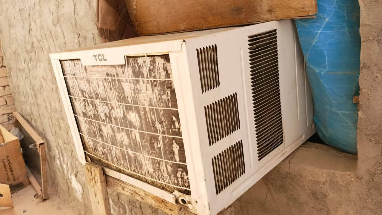سلام عليكم
غراض للبيع ميز مرايه وميز تواليت ثنينهن 30 الف
مكيف سعره 150 وبي مجال جربايه خشب قوي سعره 40 الف بوفيه 4 بيبان عوزه بس بيبان سعره 20 الف 
*********** لتواصل مكاني نجف حي الرحمه

