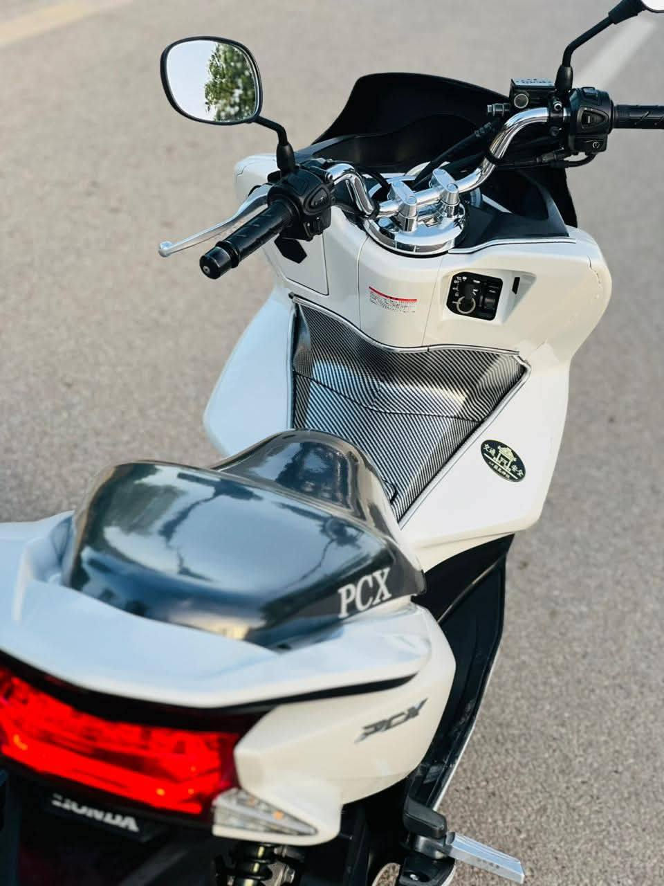 سلام عليكم....
دراجة (PSX) جيل (2) ياباني🇯🇵 رمبة🛵للبيع  ماشية 24
دراجة شلعه معدل كهربائيات كلهه شغاله 
دراجة جديده  بلادية
أي نقص مابيهة
مكينه 125cc
العنوان بابل المسيب سدهالهندية 
 الرقم 📞 ***********

