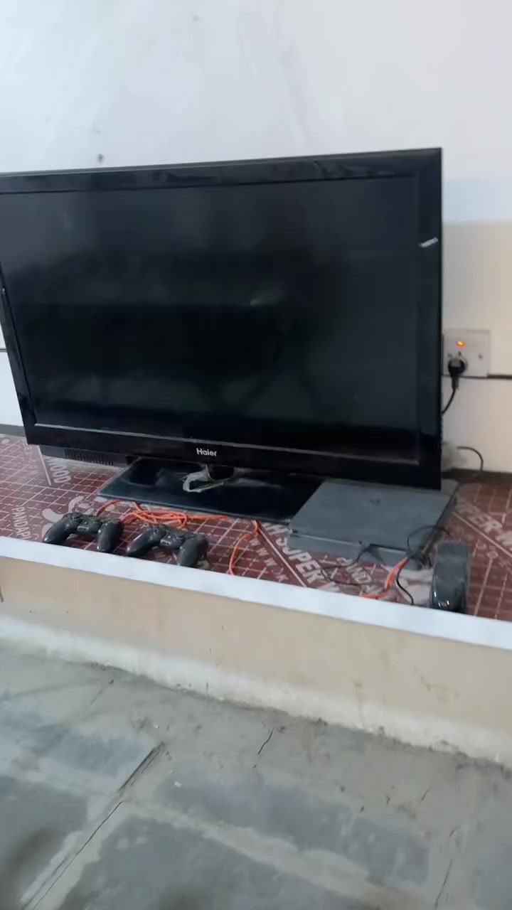 سلام عليكم 
بلي 4 العدد 3 
مهكر قرص الالعاب بكد بلي 20 لعبة 
يدادات 8 /3 اصلييات 
فيشة جديدة 
بلازمات العاب العدد 3 
يوبي اس العدد 3 
للستفسار اكثر الاتصال *********** 
ما موجود فقط اتصال او واتساب 
السعر خابرني وتدلل  المكان بغداد حي اور سبع قصور
