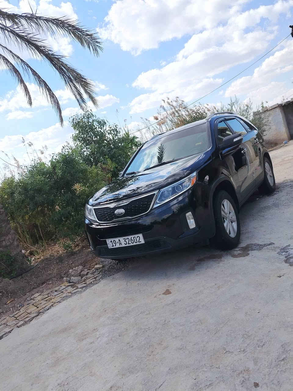 السلام عليكم سياره للبيع سورنتو 2014 بدون حادث مكفوله من الصبغ والضربه مواصفات مكينه ٢٤٠٠ (٧) راكب  برد خلفيه السعر ١٣٥ وبيها مجال ***********
