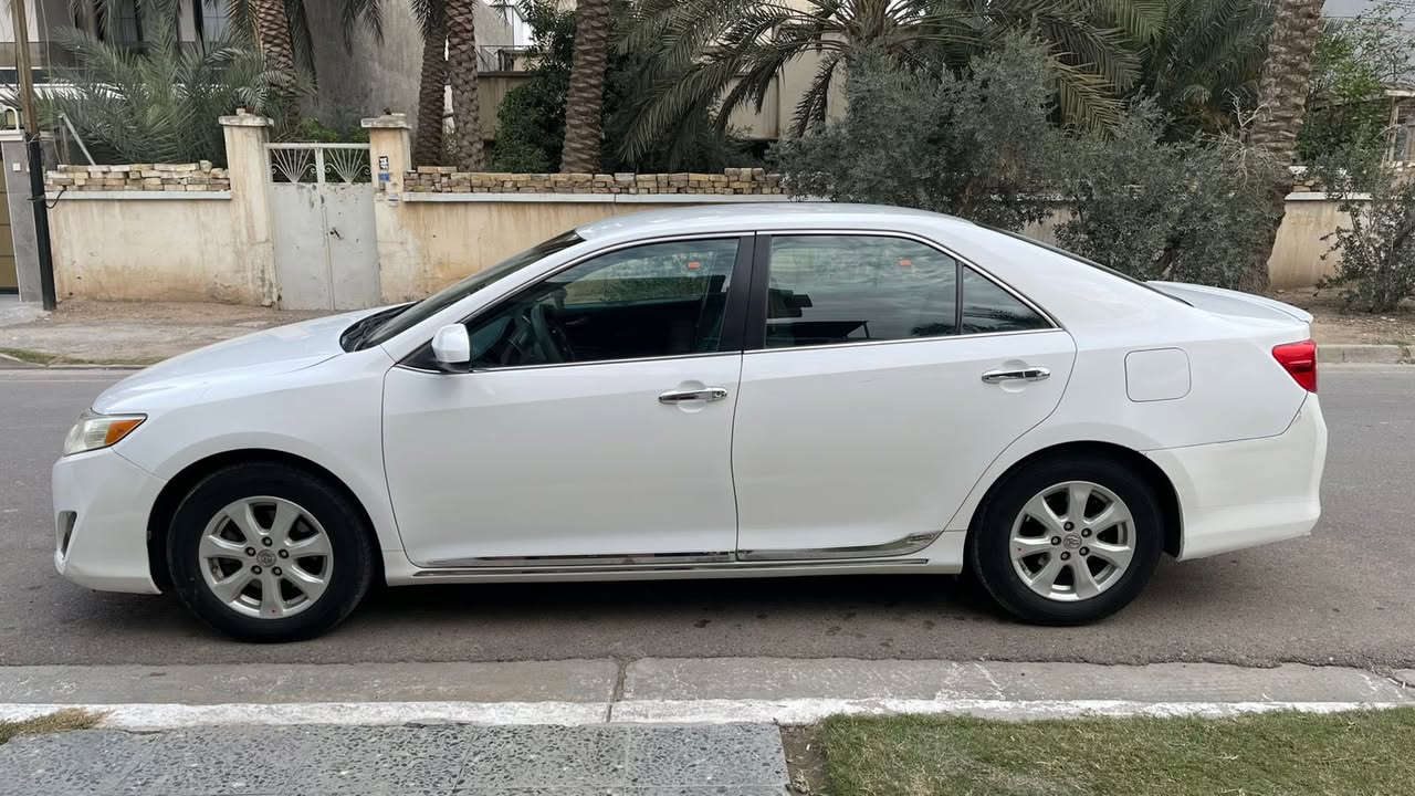 كامري 2012
وارد امريكي كلين
ماشيه118مايل
مواصفات Leقطعتين تبريد تحكم ستيرن حساسات شاشه كبيره 
بيها بارد اربع اصابع بلجاملغ الخلفي
***********بغداد حي الجامعه
رايدها 145بيها مجال
