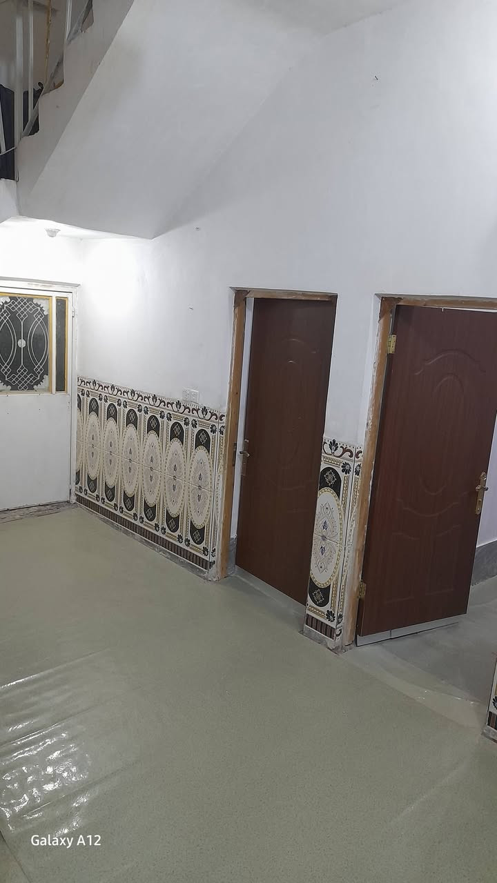 بيت للبيع حي ام البنين البنين زراعي البناء بلوك مسلح السعر٤٧بي مجال للتصال خاص او رقم *********** يتكون من غرفتين استقبال صاله مطبخ وصحيات
