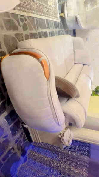 تخم تركي مستورد 10 مقاعد جديد 100‎%‎ 
قلاب يتحول سرير اللون اوف وايت

استخدام شهرين وصل موجود
هيكل داخلي زان ثقيل بلكامل
فريم خارجي زان
اسفنج طبي قماش بيبي فيس مموج
الشراي يتصل وواتس ***********
