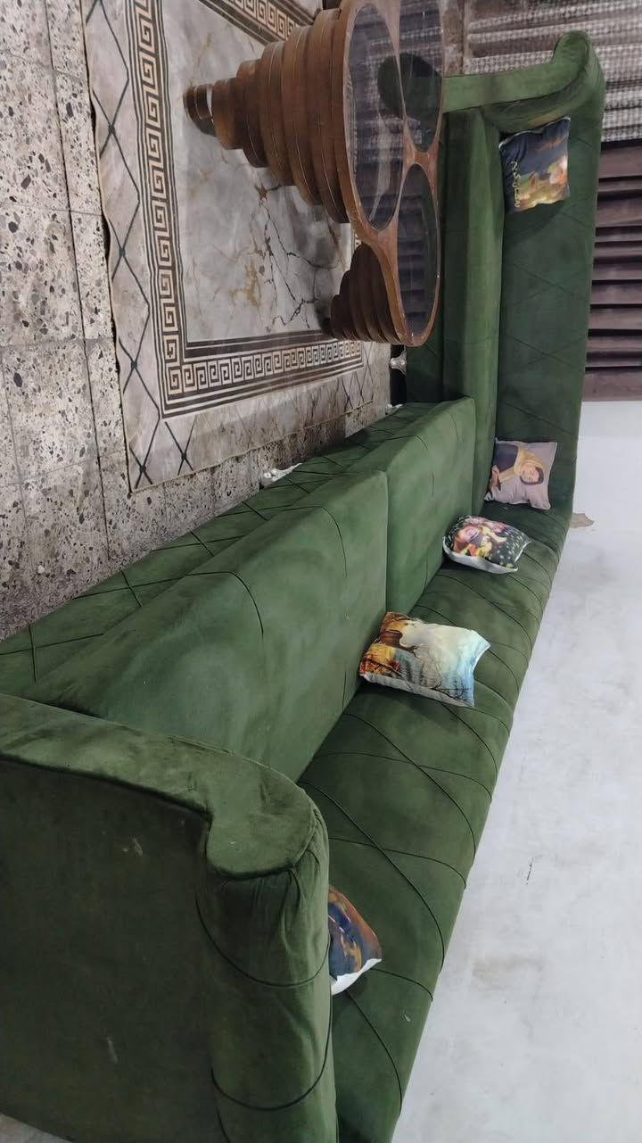 ديوان تسكام كلش ثكيل تكمه 10مقعد💺 اخو جديد اي ضرر مابي سعر ,,200,,بي مجال مكان لبياع *********** يوجد واتساب
