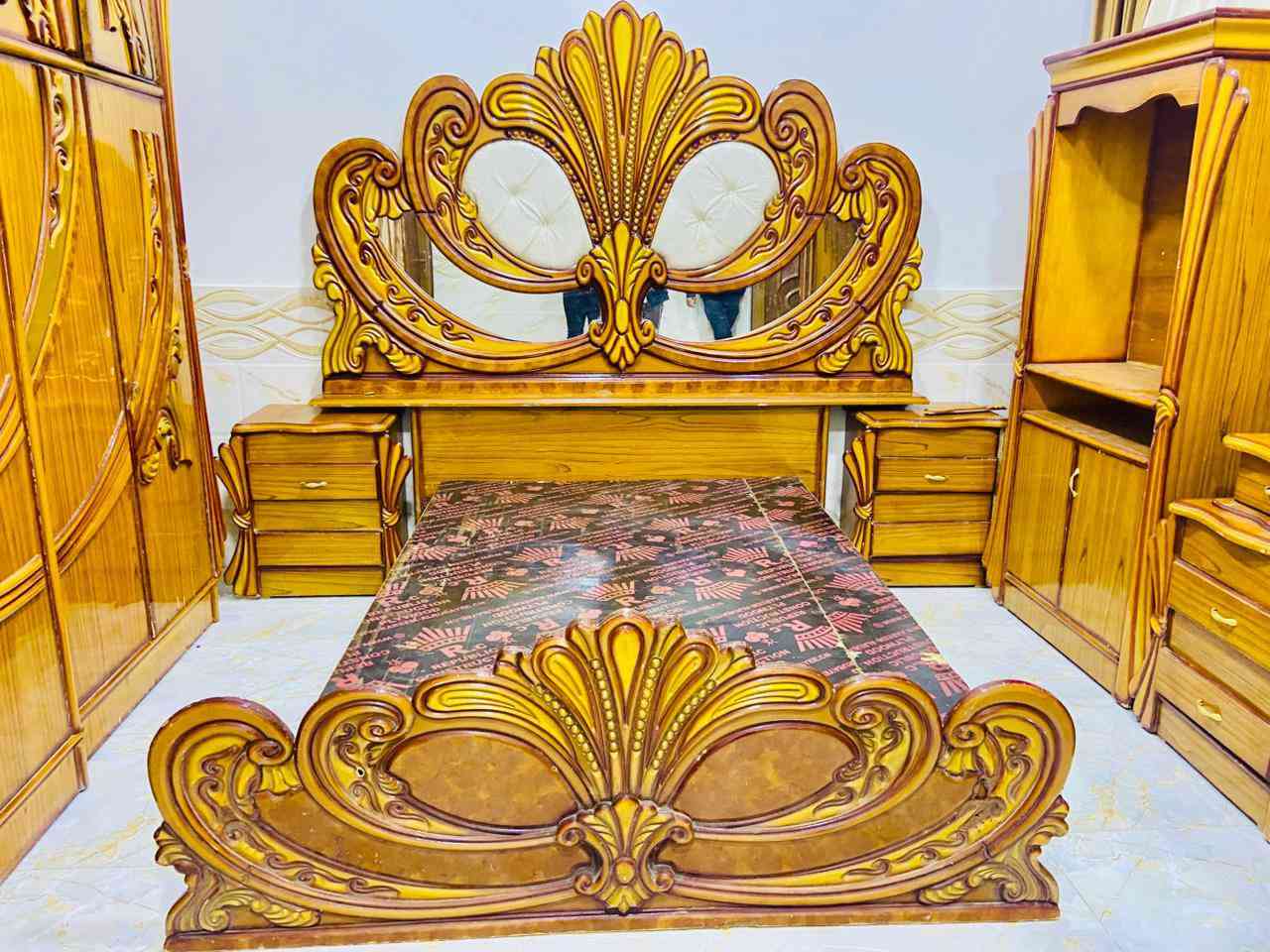 للبيع غرفة نوم توج خشب صاج حطاطه ثقيل كنتور ملحق 6طابقين استخدم قليل نضافه 100/100  
عنوان الرمانه البعبيد 
سعرها مليون 50 وبي مجال 
يوجد نقل وشد مجاني واصل لباب بيتك 
‏‪***********‬‏
